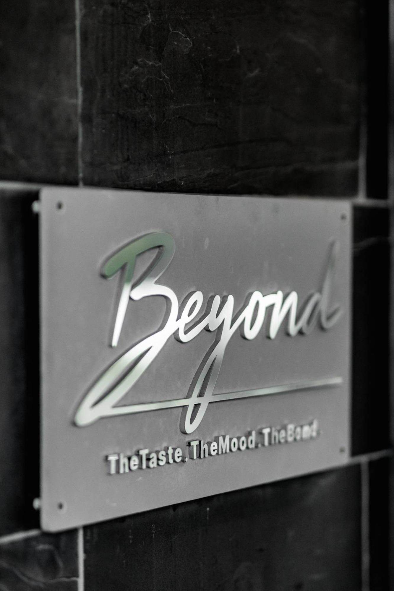 B The Hotel Sfantu Gheorghe  ภายนอก รูปภาพ